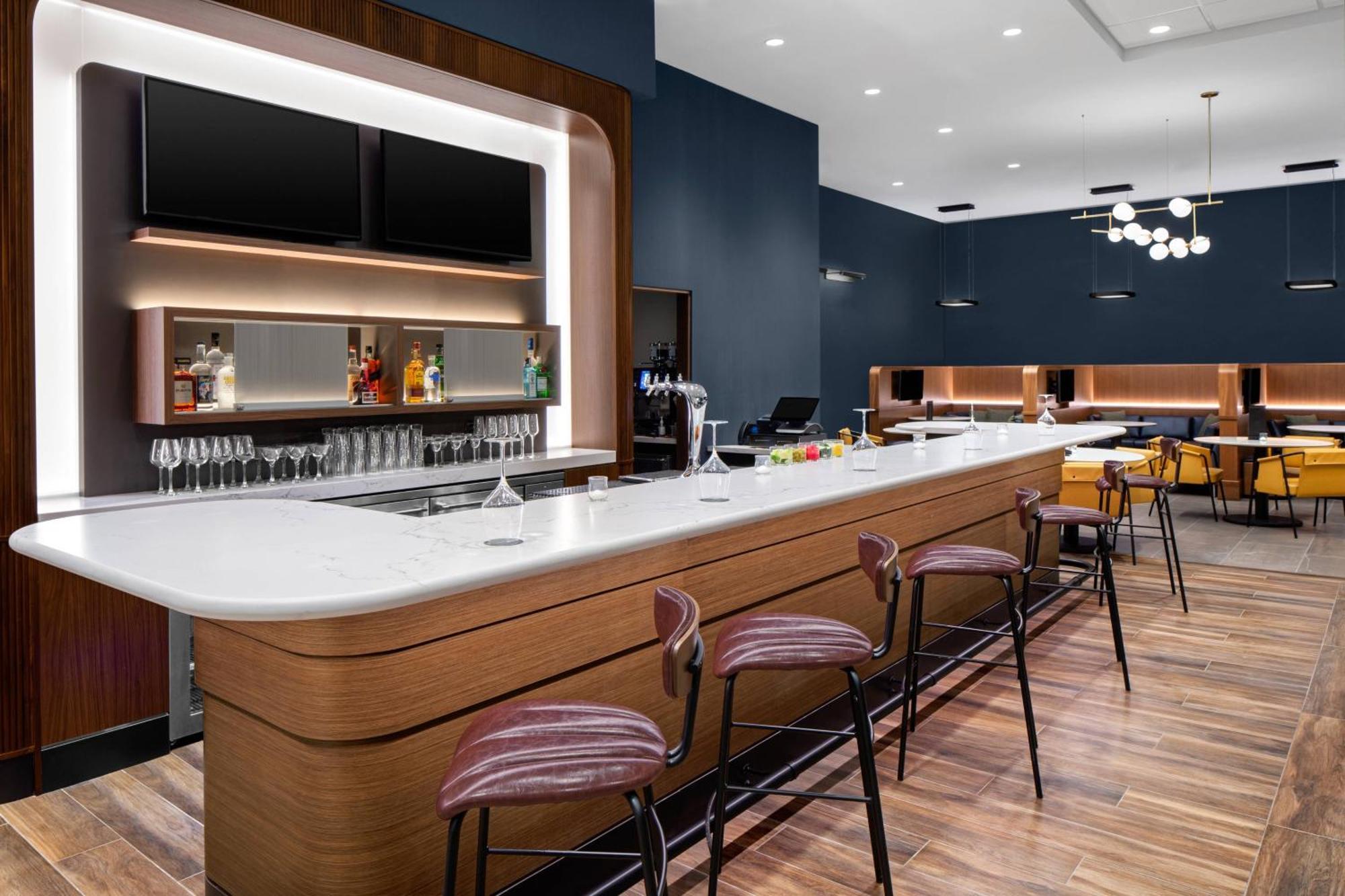 Courtyard By Marriott Lansing Downtown 호텔 외부 사진